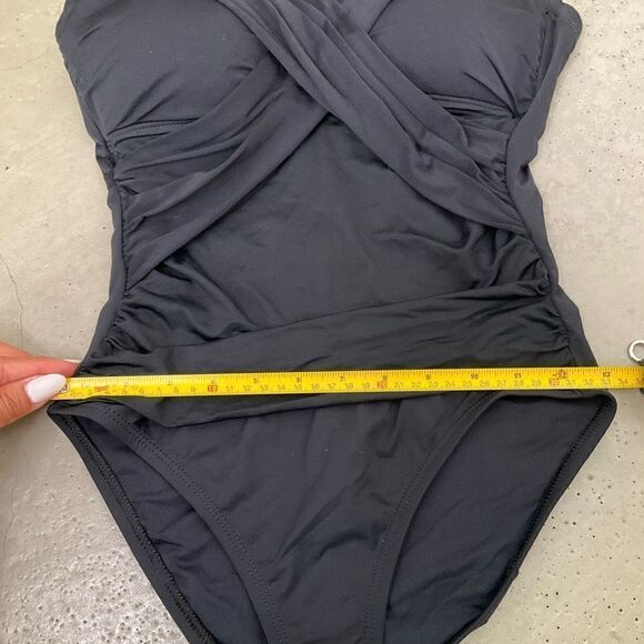 La Blanca Goddess Island Twist Bandeau Swimsuit - Picture 8 of 9